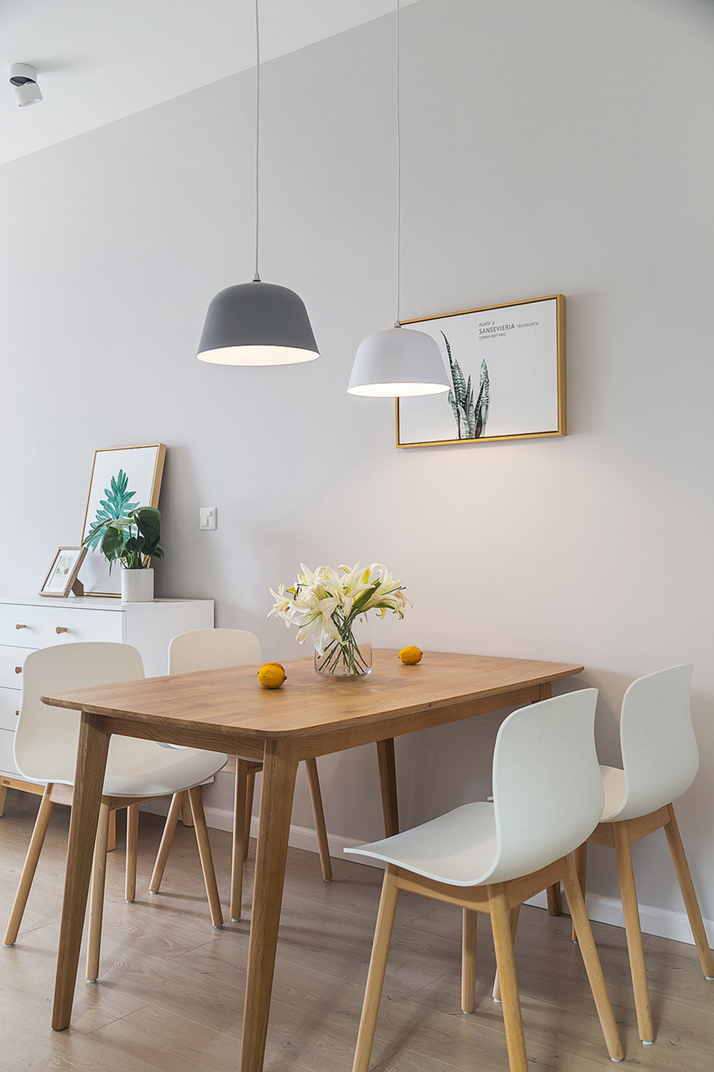 南寧萬科魅力之城二居90平米現代前衛風格室內裝修案例-餐桌 南寧萬科魅力之城二居90平米現代前衛風格室內裝修案例-餐桌