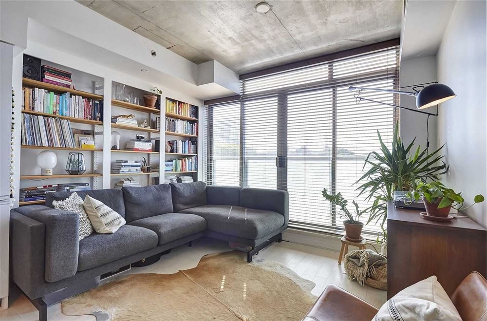 惠州市雅居樂白鷺湖一期現(xiàn)代簡約風格三居室裝修案例